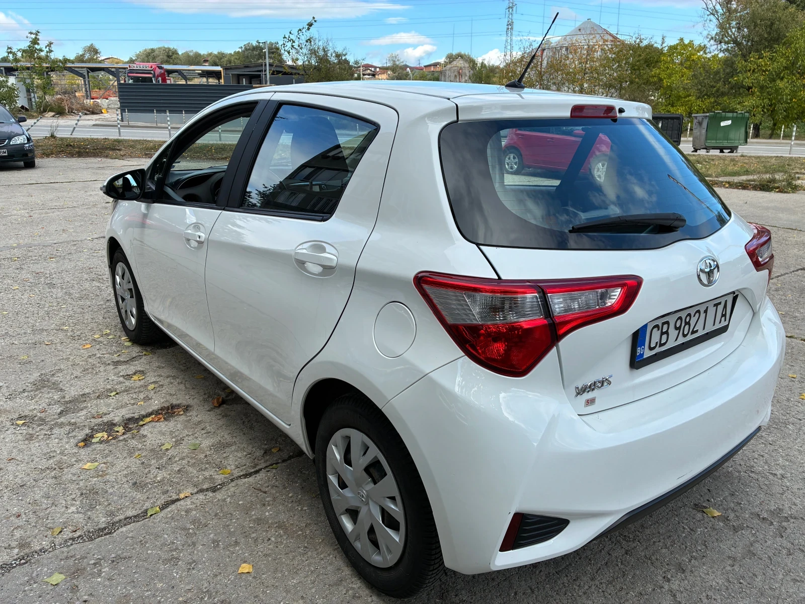 Toyota Yaris  - изображение 6