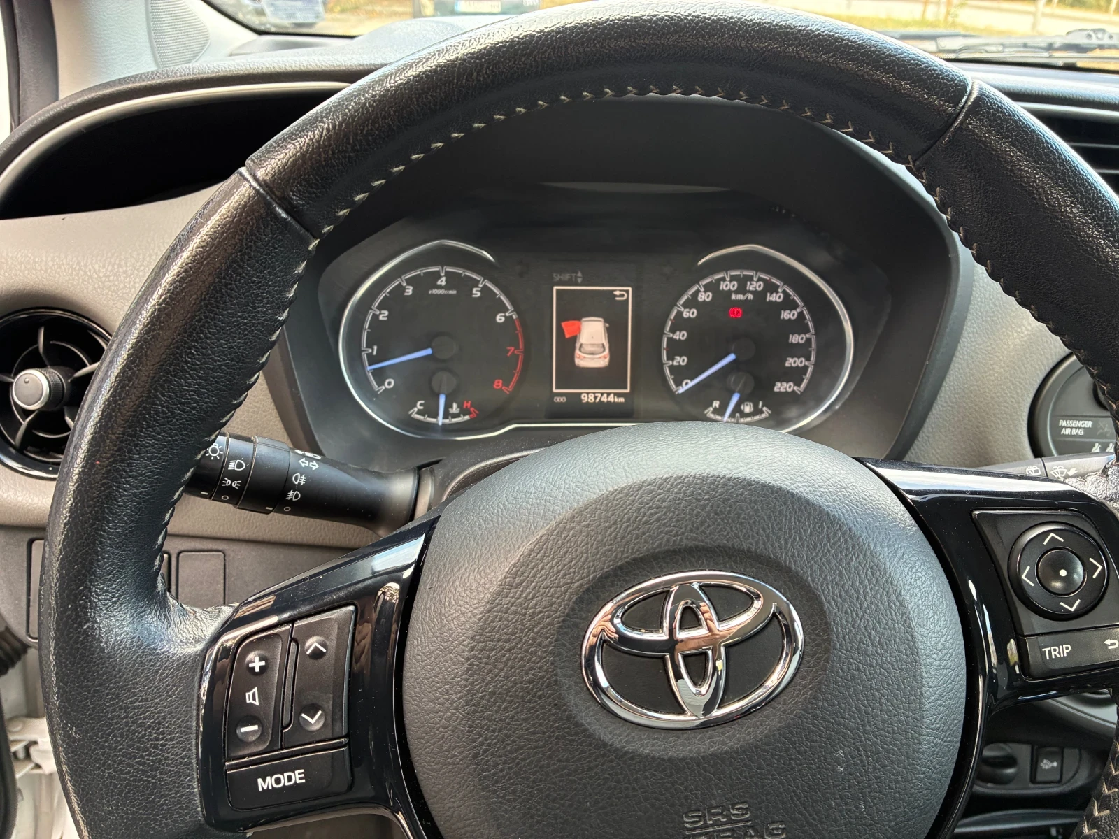 Toyota Yaris  - изображение 9