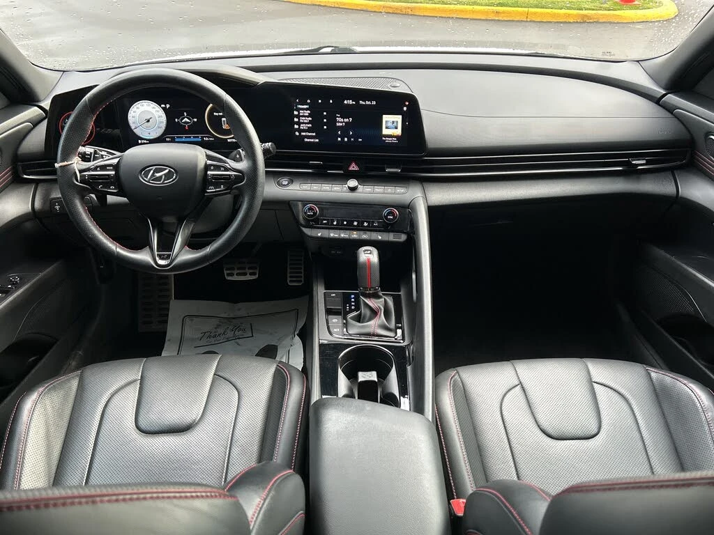 Hyundai Elantra *  *    *   *  | Mobile.bg   11