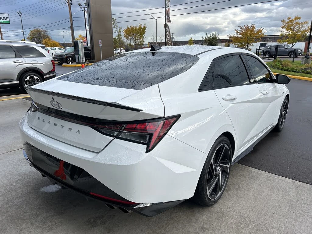 Hyundai Elantra *  *    *   *  | Mobile.bg   5