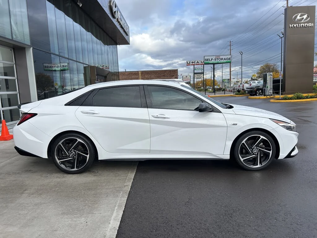 Hyundai Elantra *  *    *   *  | Mobile.bg   8