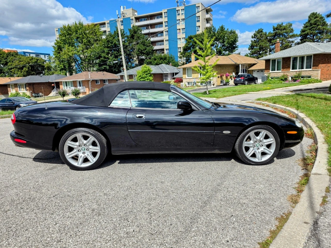 Jaguar Xk8 * АВТО КРЕДИТ* ЦЕНА ДО БГ * СЕРВИЗНА ИСТОРИЯ *  - изображение 4