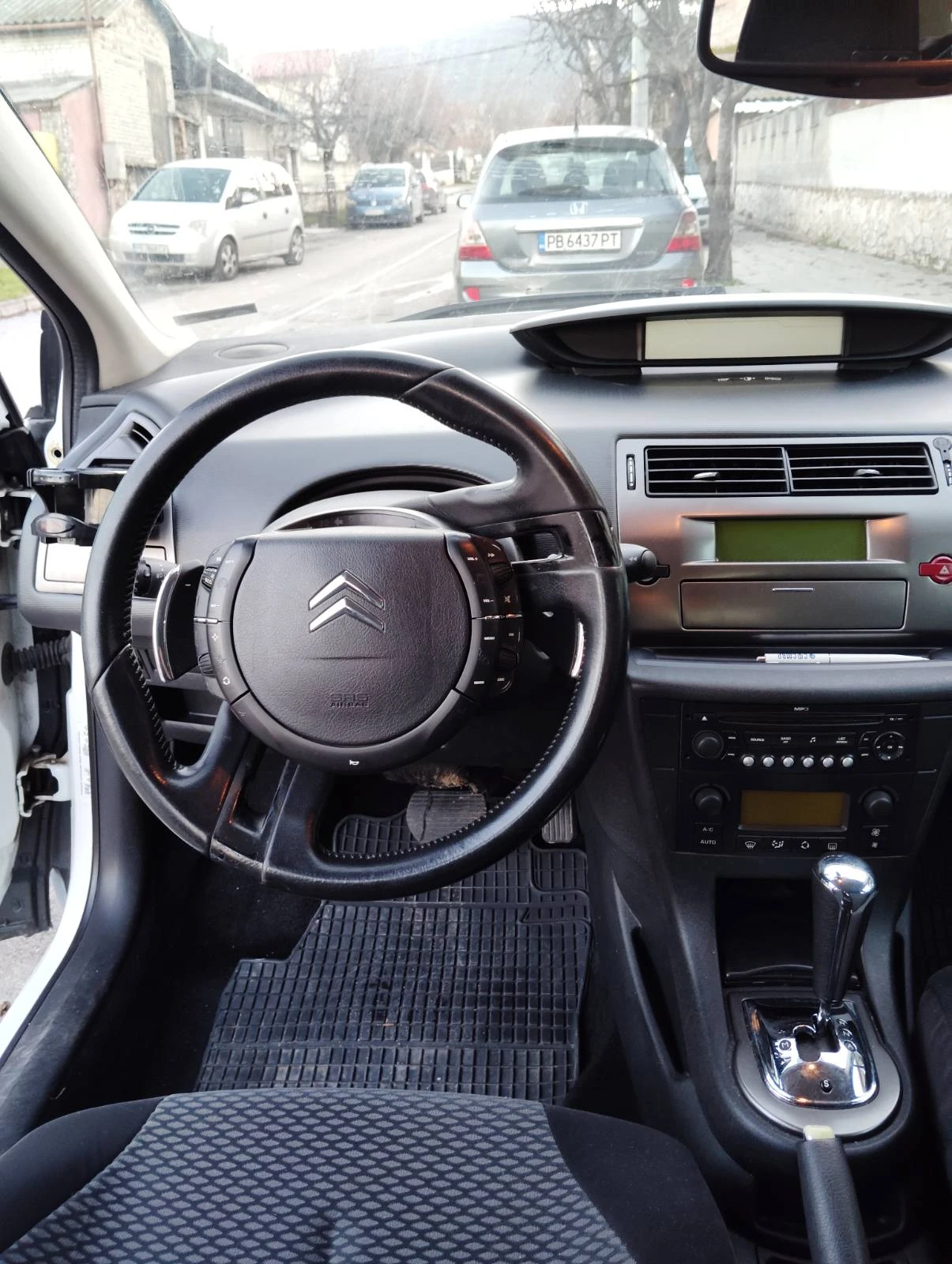 Citroen C4 1.6 HDI Автоматик - изображение 5