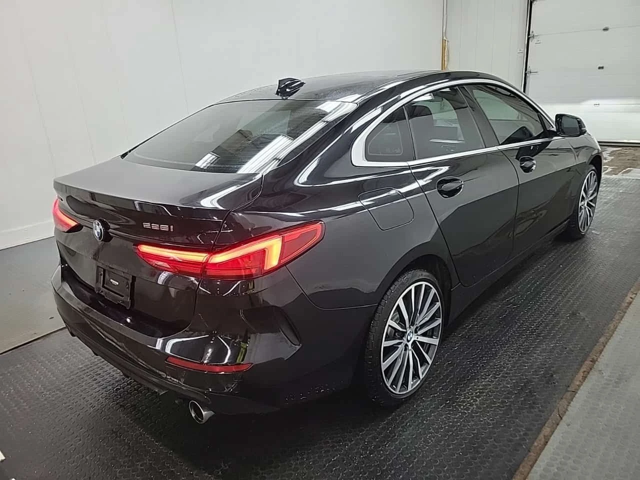 BMW 228 I XDRIVE * АМБИЕНТНО ОСВЕТЛЕНИЕ* ПАНОРАМА* CARFAX - изображение 3