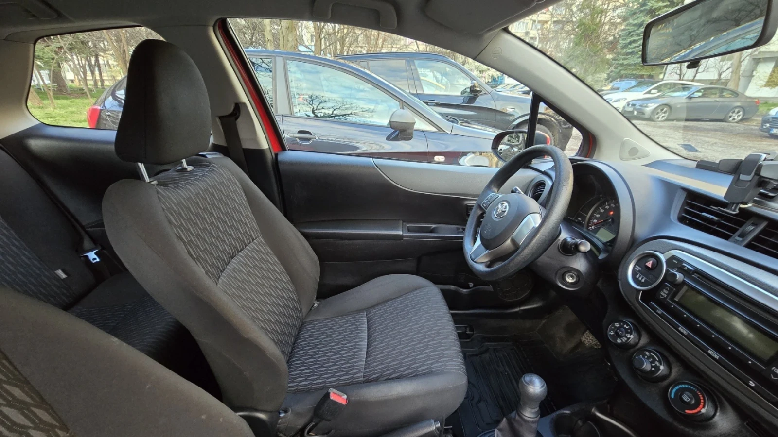 Toyota Yaris, снимка 9 - Автомобили и джипове - 54010066