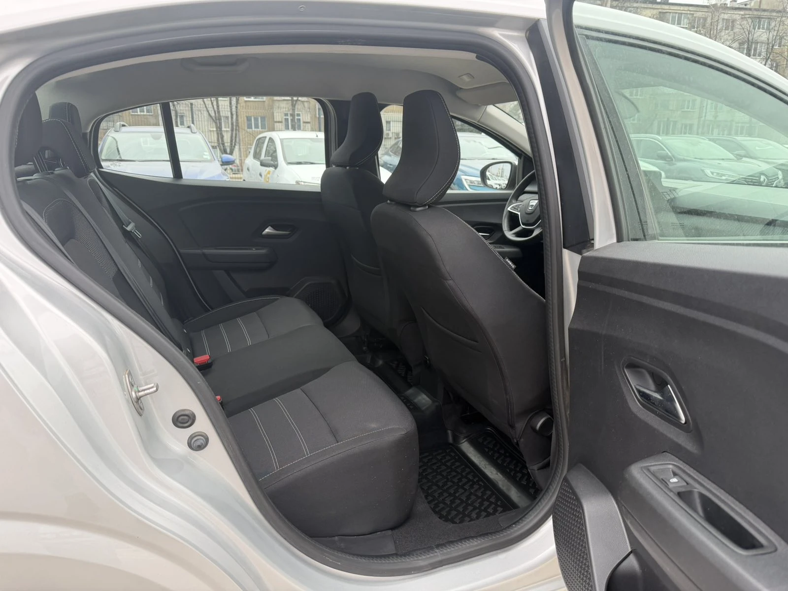 Dacia Logan 1.0TCe 92k.c. | Mobile.bg � ����������� 12