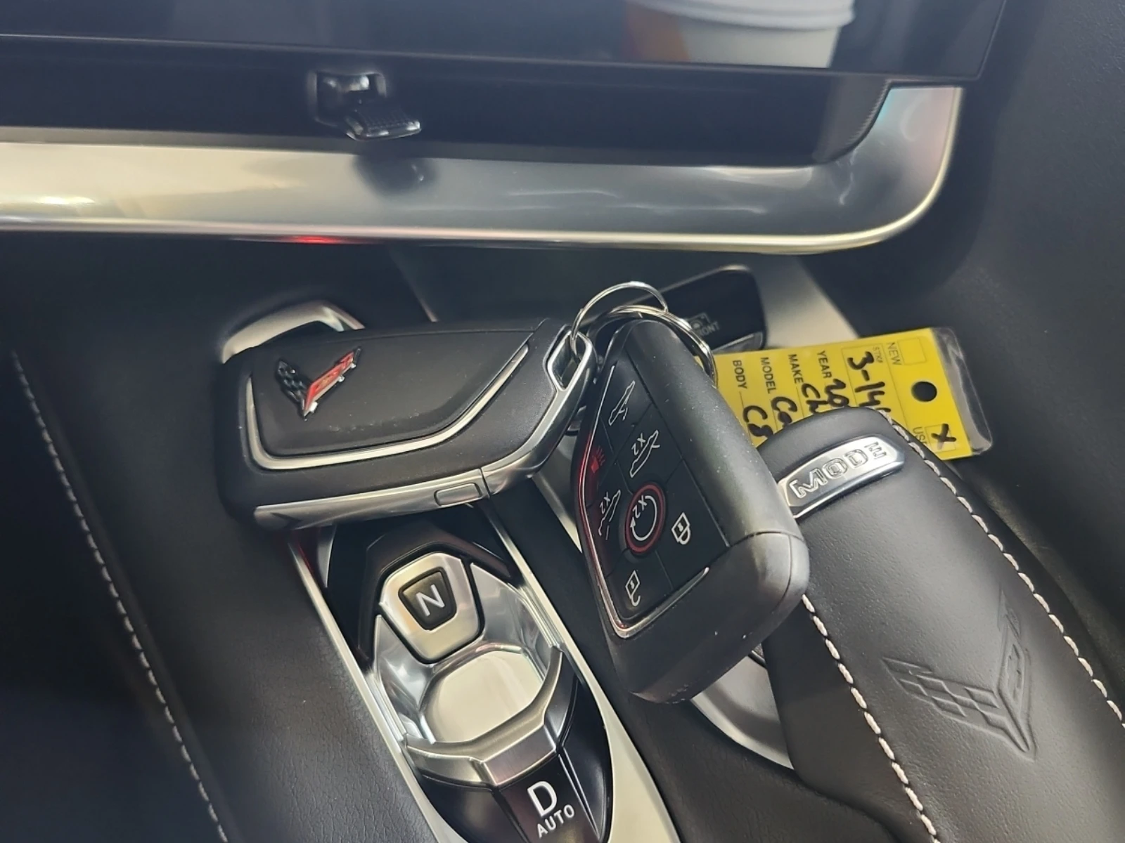 Chevrolet Corvette Stingray Convertible 2LT, снимка 15 - Автомобили и джипове - 54480255