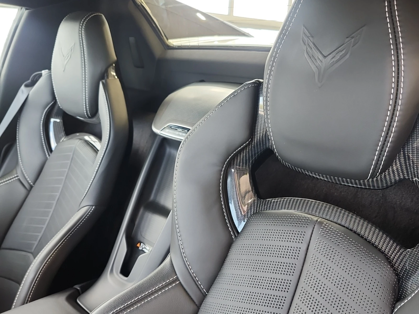 Chevrolet Corvette Stingray Convertible 2LT, снимка 13 - Автомобили и джипове - 54480255