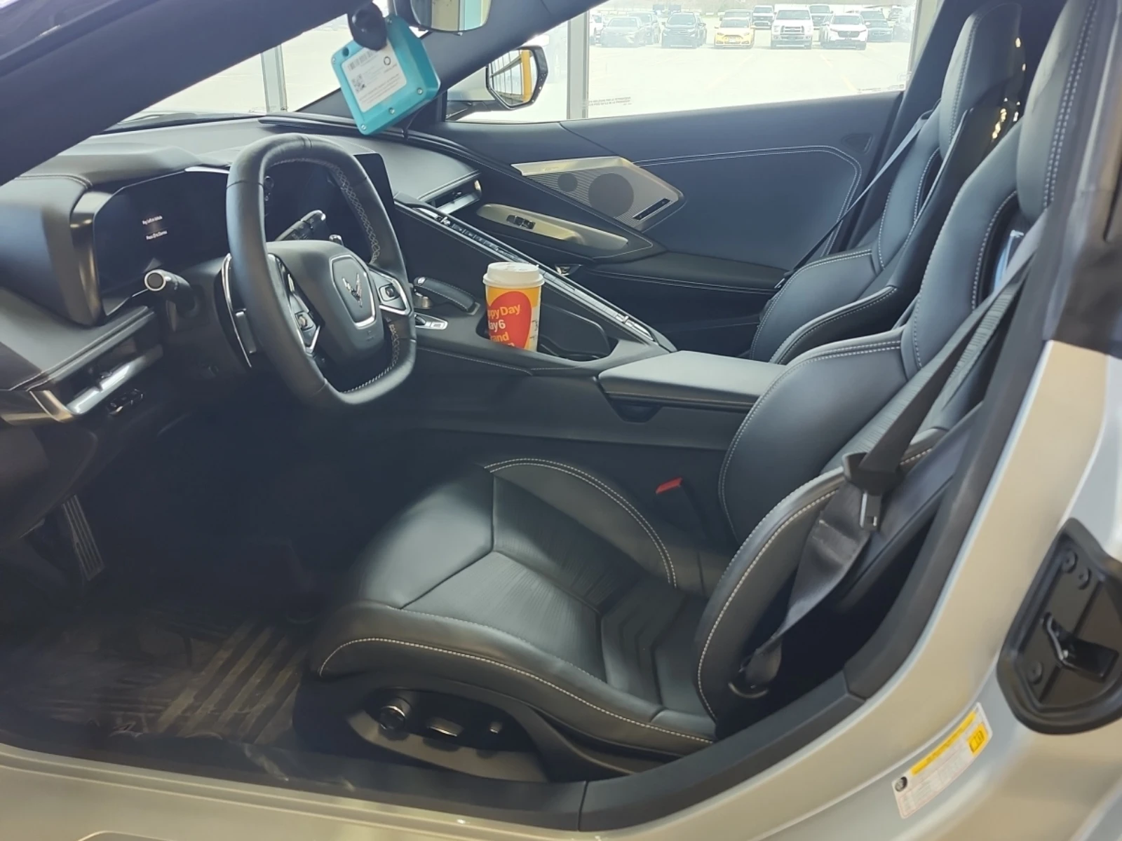 Chevrolet Corvette Stingray Convertible 2LT, снимка 9 - Автомобили и джипове - 54480255