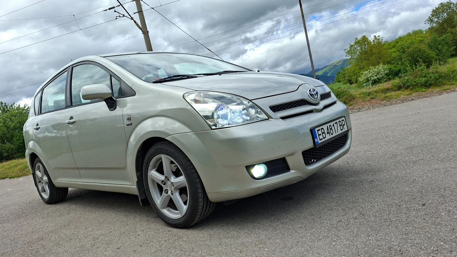 Toyota Corolla verso 1.8 VVT-i Газов инжекцион, снимка 15 - Автомобили и джипове - 54685517