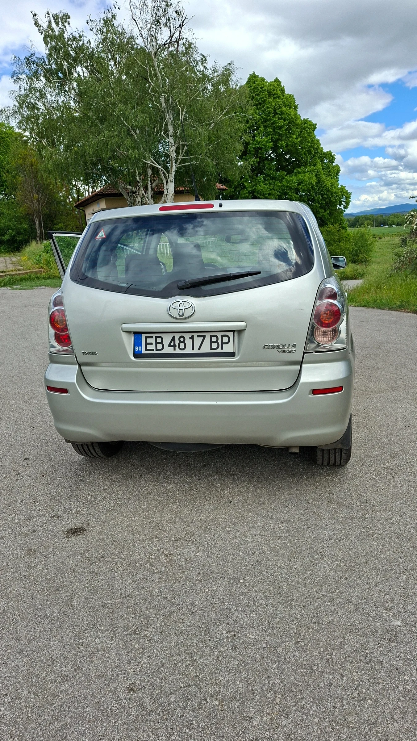 Toyota Corolla verso 1.8 VVT-i Газов инжекцион, снимка 17 - Автомобили и джипове - 54685517