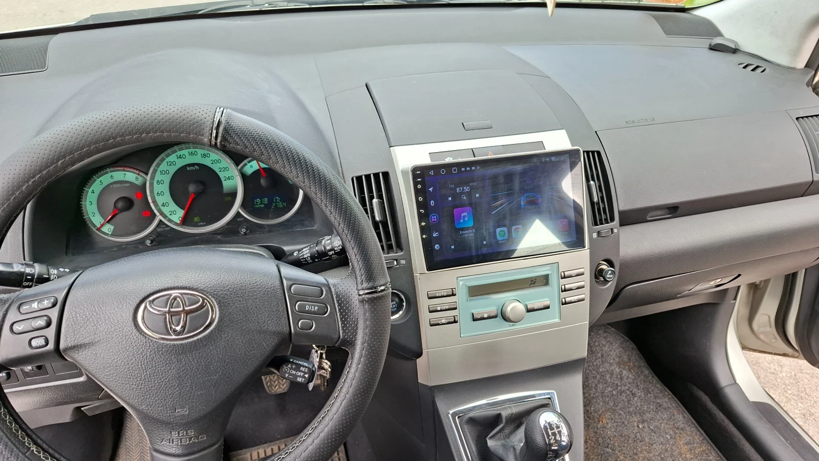 Toyota Corolla verso 1.8 VVT-i Газов инжекцион, снимка 6 - Автомобили и джипове - 54685517
