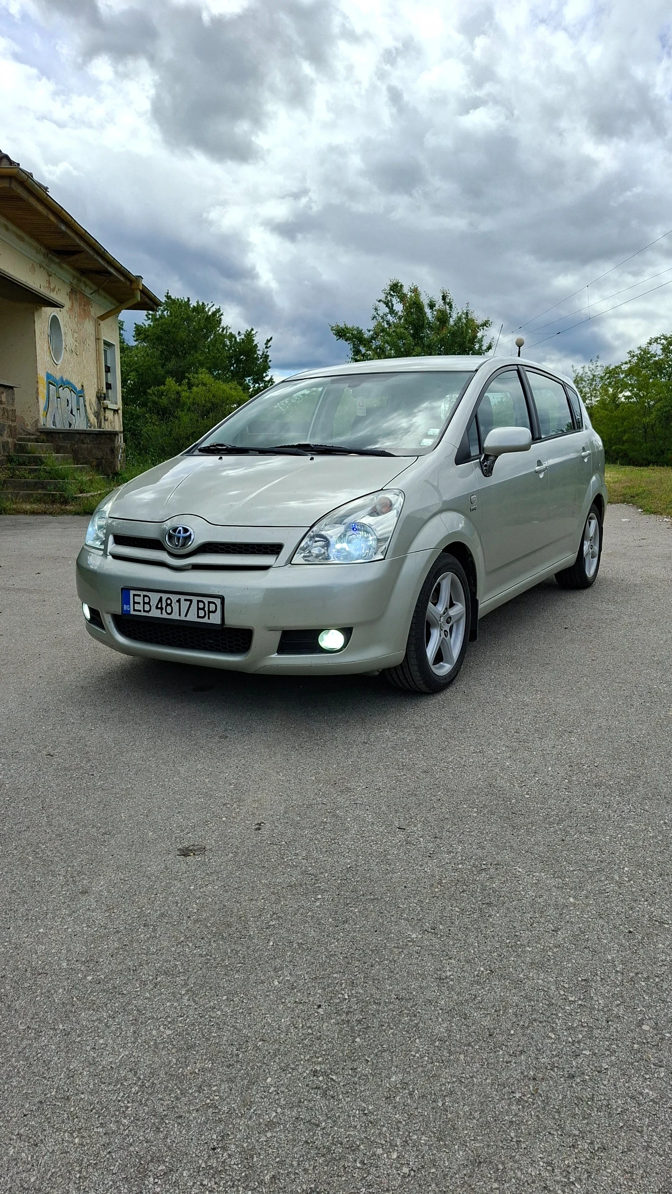 Toyota Corolla verso 1.8 VVT-i Газов инжекцион, снимка 7 - Автомобили и джипове - 54685517