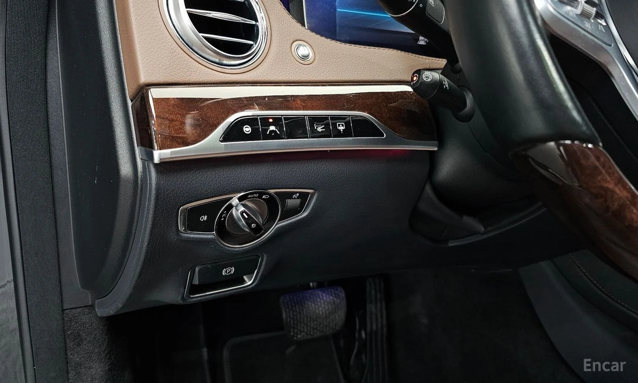 Mercedes-Benz S 560 4MATIC* BURMESTER* 3TV* ОБДУХВАНЕ* ХЕДЪП* МАСАЖ* , снимка 8 - Автомобили и джипове - 54732265
