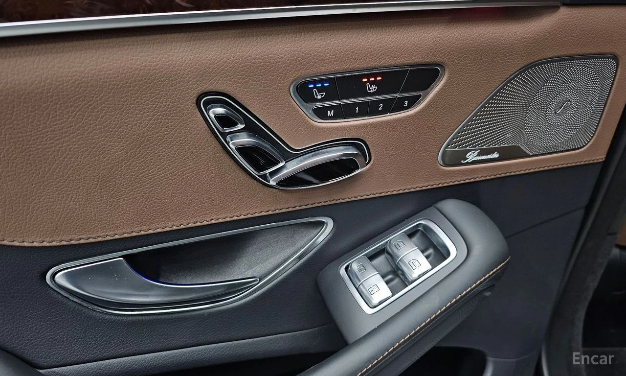 Mercedes-Benz S 560 4MATIC* BURMESTER* 3TV* ОБДУХВАНЕ* ХЕДЪП* МАСАЖ* , снимка 15 - Автомобили и джипове - 54732265