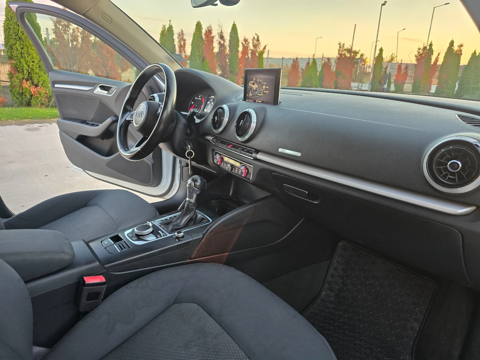 Audi A3 1.6TDI/S-TRONIC/РЕГИСТРИРАНА/ЛИЗИНГ, снимка 10 - Автомобили и джипове - 55021728