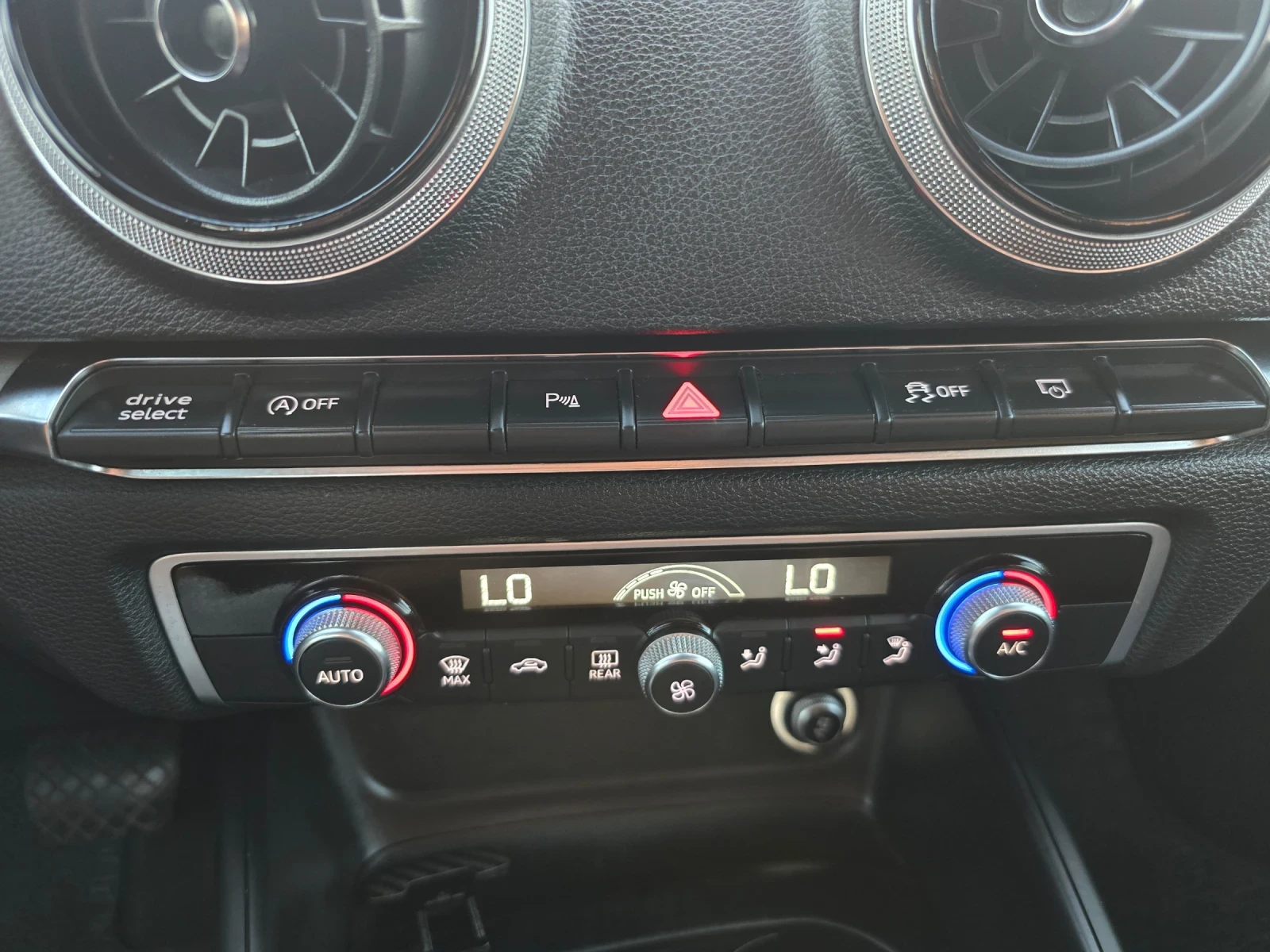 Audi A3 1.6TDI/S-TRONIC/РЕГИСТРИРАНА/ЛИЗИНГ, снимка 13 - Автомобили и джипове - 55021728