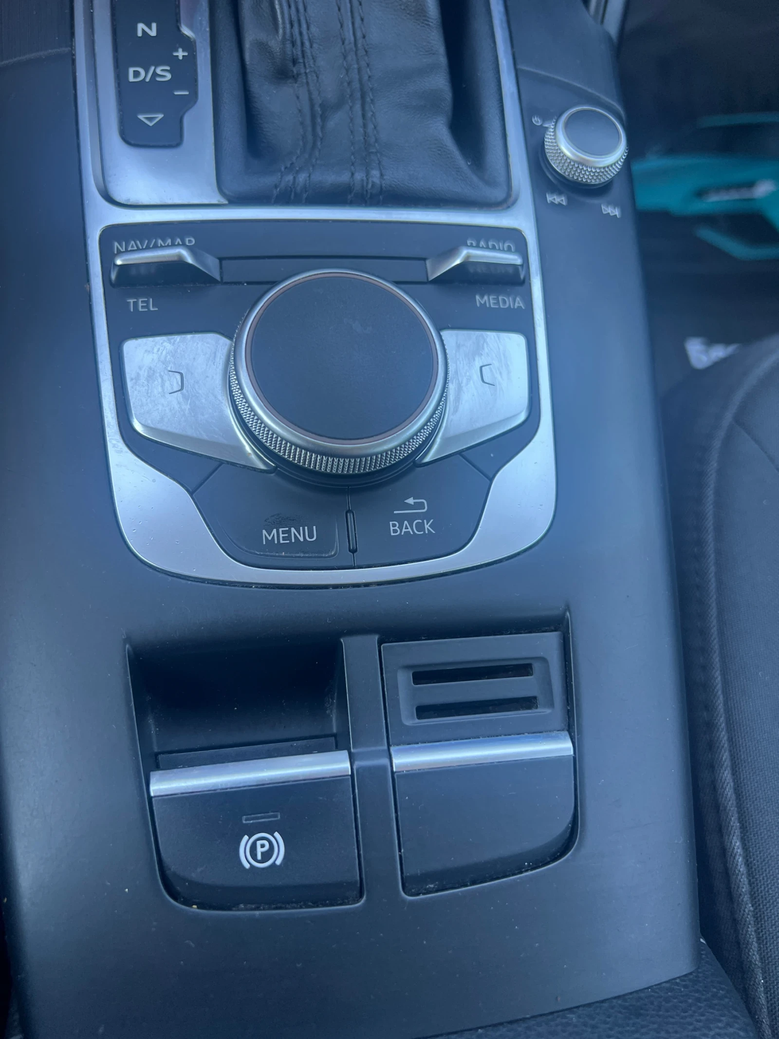 Audi A3 1.6TDI/S-TRONIC/РЕГИСТРИРАНА/ЛИЗИНГ, снимка 17 - Автомобили и джипове - 54959962