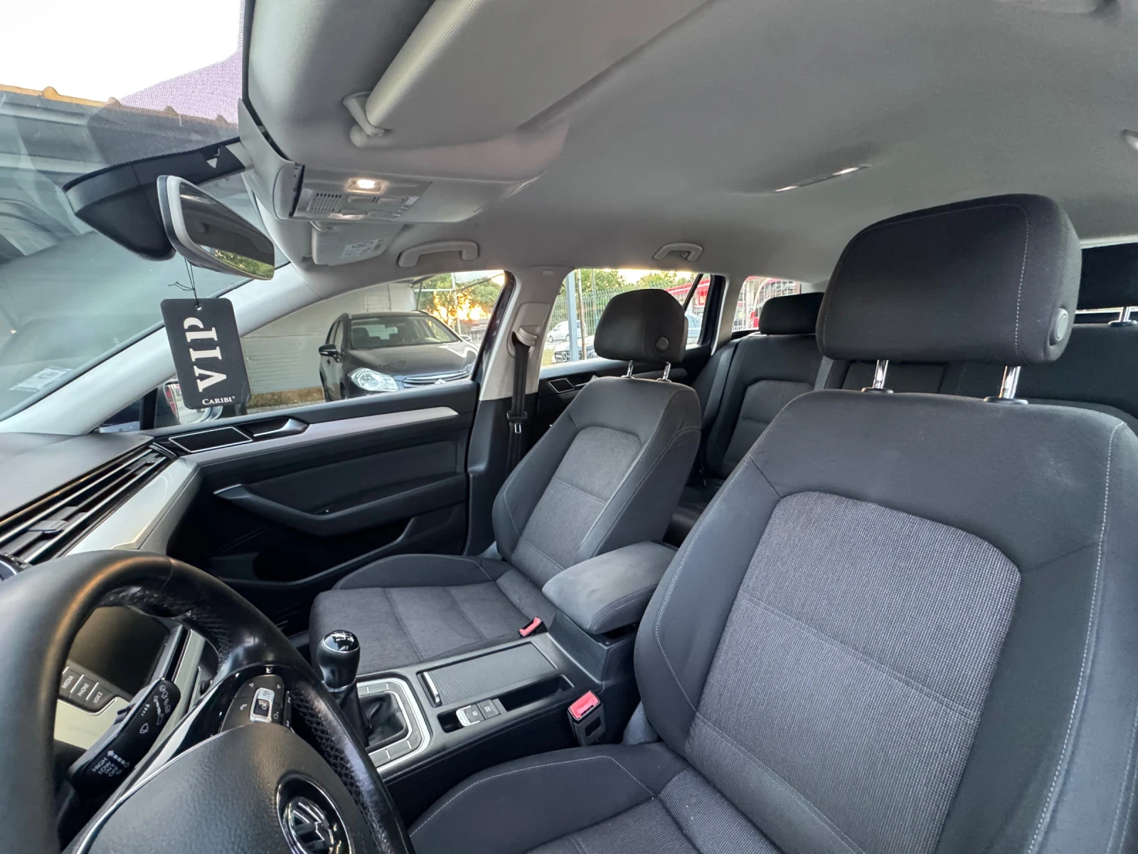 VW Passat 1.6TDI LED, снимка 12 - Автомобили и джипове - 55651733