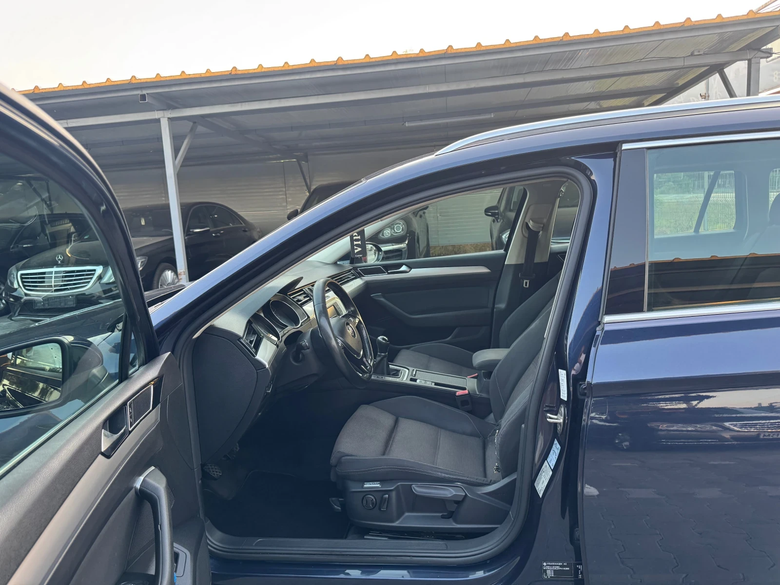 VW Passat 1.6TDI LED, снимка 8 - Автомобили и джипове - 55651733