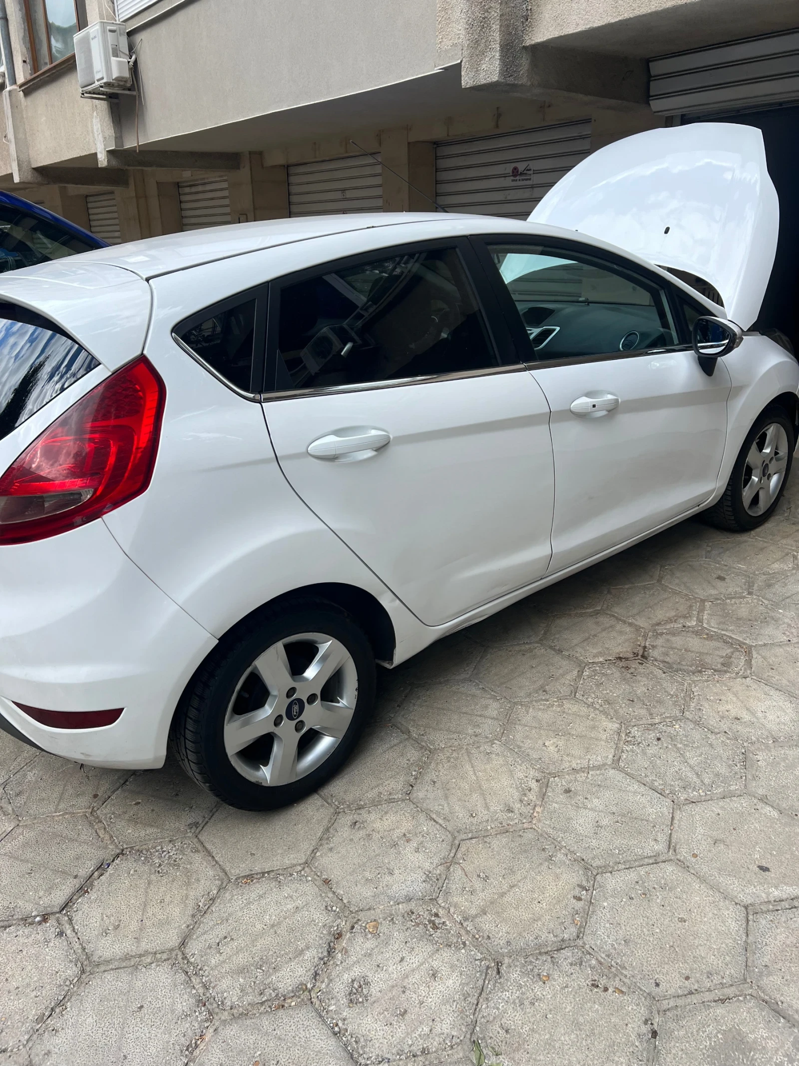 Ford Fiesta, снимка 4 - Автомобили и джипове - 56225878