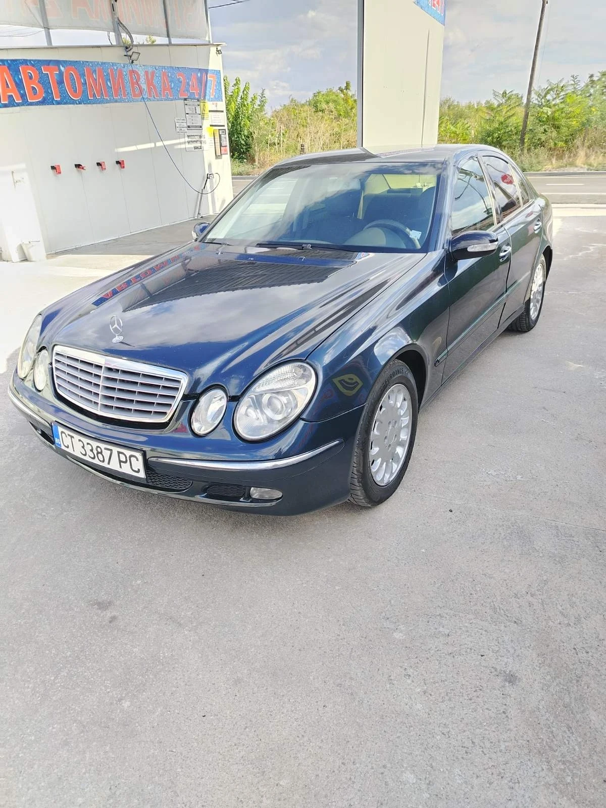 Mercedes-Benz E 220, снимка 2 - Автомобили и джипове - 56523746
