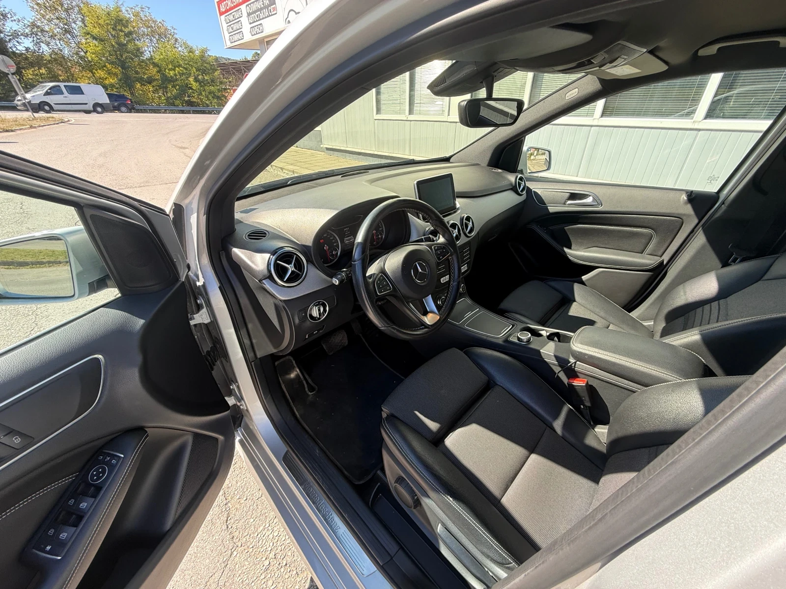 Mercedes-Benz B 250 Electric drive, снимка 13 - Автомобили и джипове - 56685043