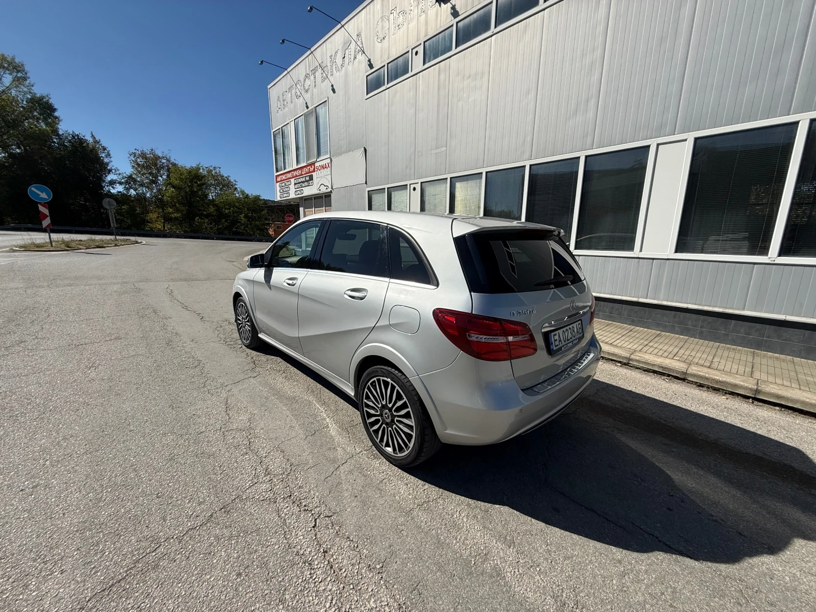 Mercedes-Benz B 250 Electric drive, снимка 7 - Автомобили и джипове - 56685043