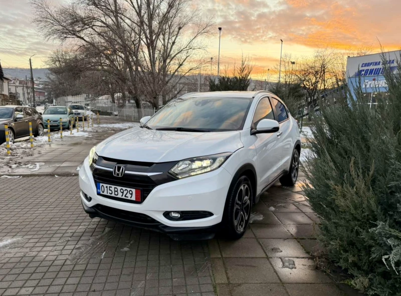 Honda Hr-v 1.5i* Executive* Euro 6b* LED* , снимка 3 - Автомобили и джипове - 53127979
