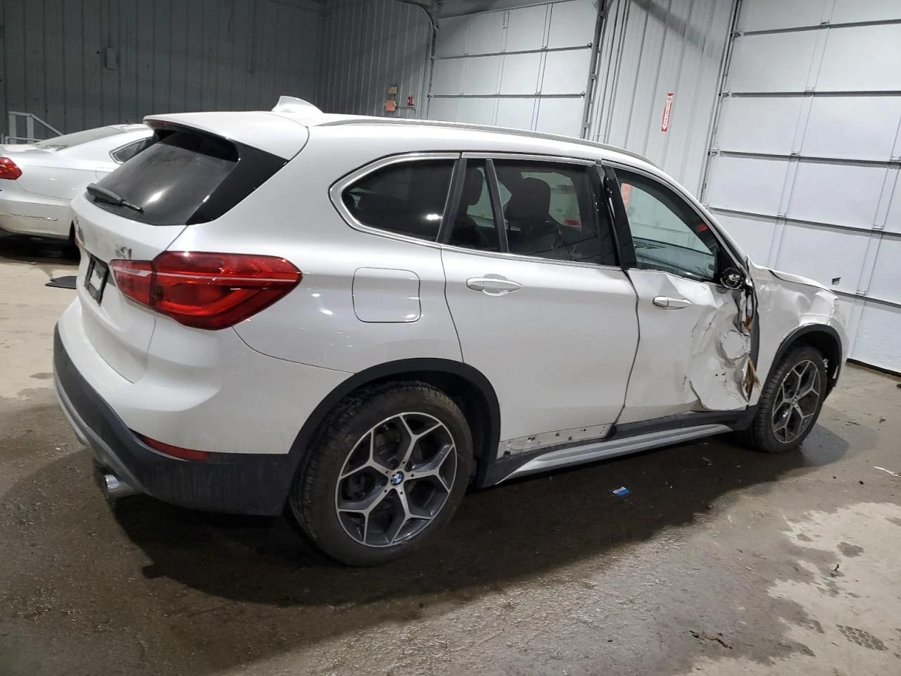BMW X1 XDRIVE28I* Панорама* Подгрев  - изображение 6