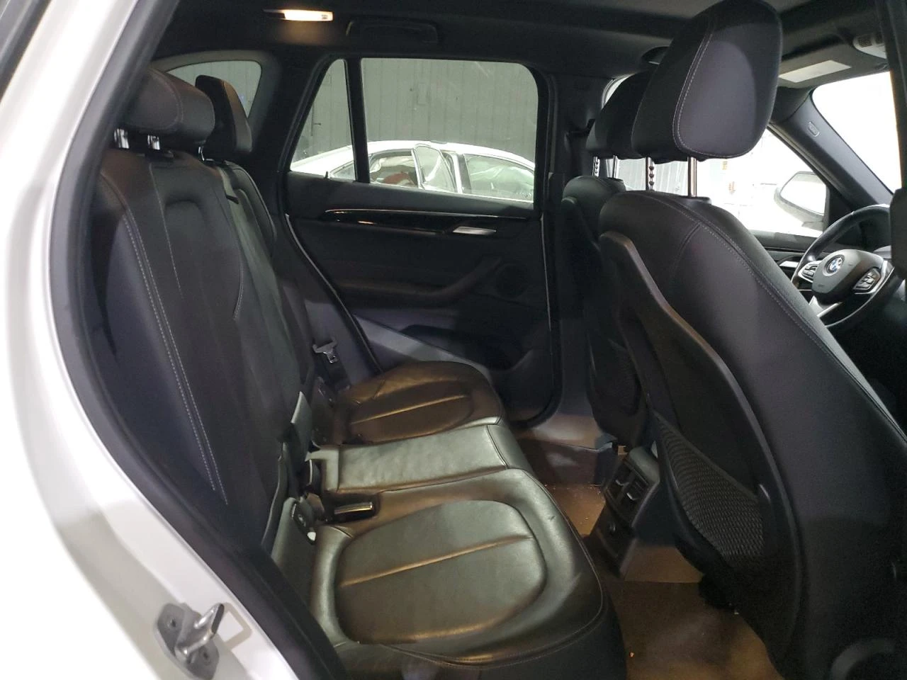 BMW X1 XDRIVE28I* Панорама* Подгрев  - изображение 10