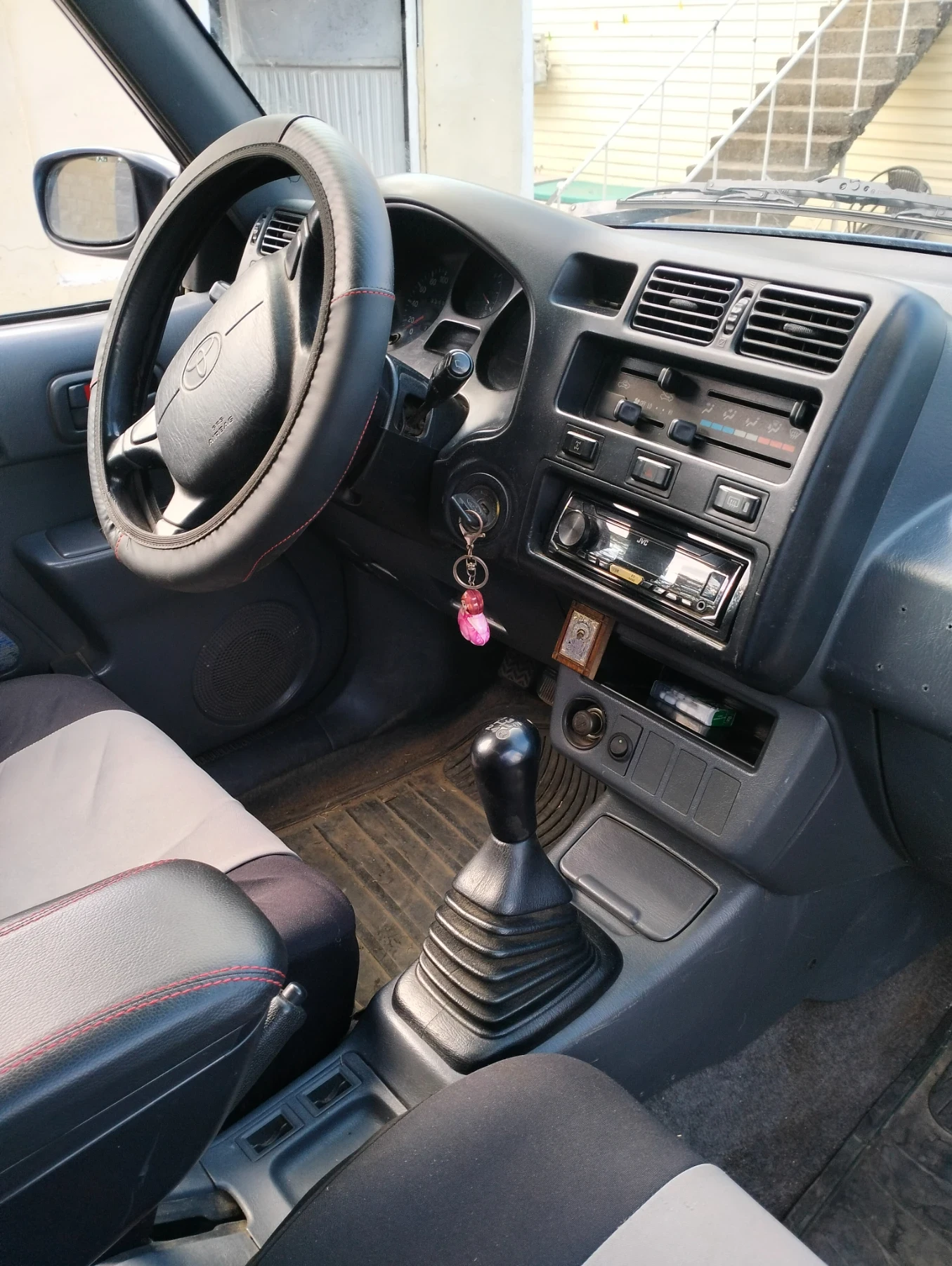 Toyota Rav4  - изображение 6