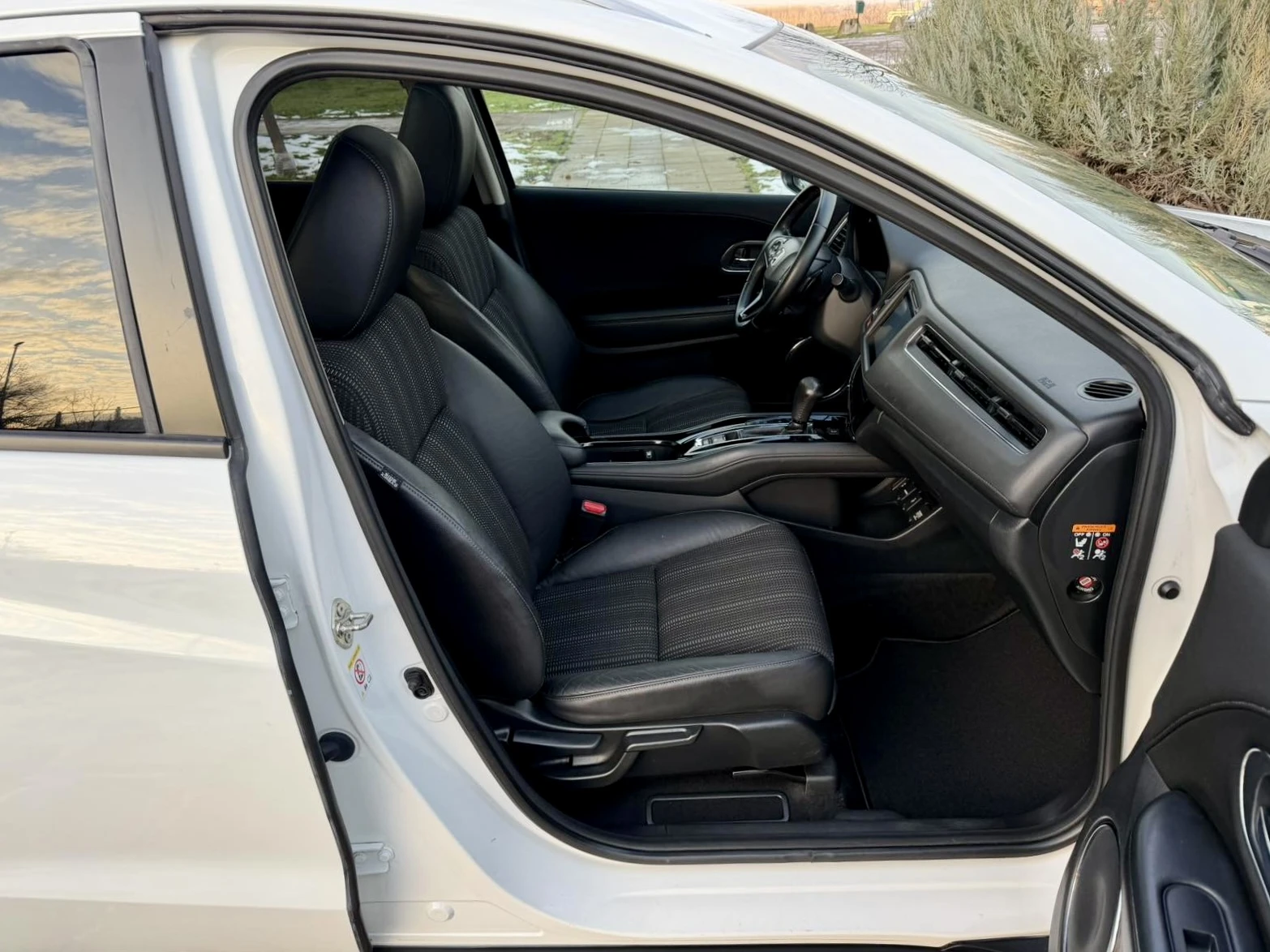 Honda Hr-v 1.5i* Executive* Euro 6b* LED*  | Mobile.bg � ����������� 16