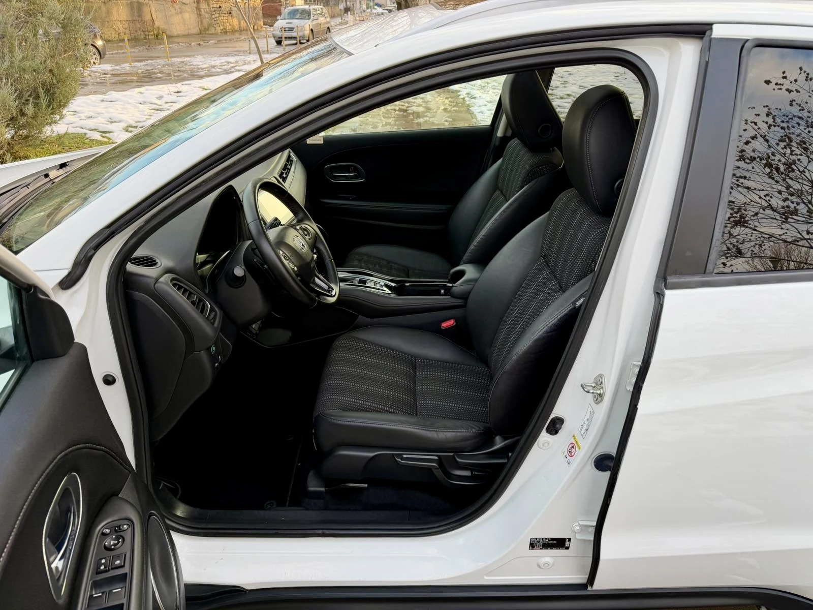 Honda Hr-v 1.5i* Executive* Euro 6b* LED*  | Mobile.bg � ����������� 11