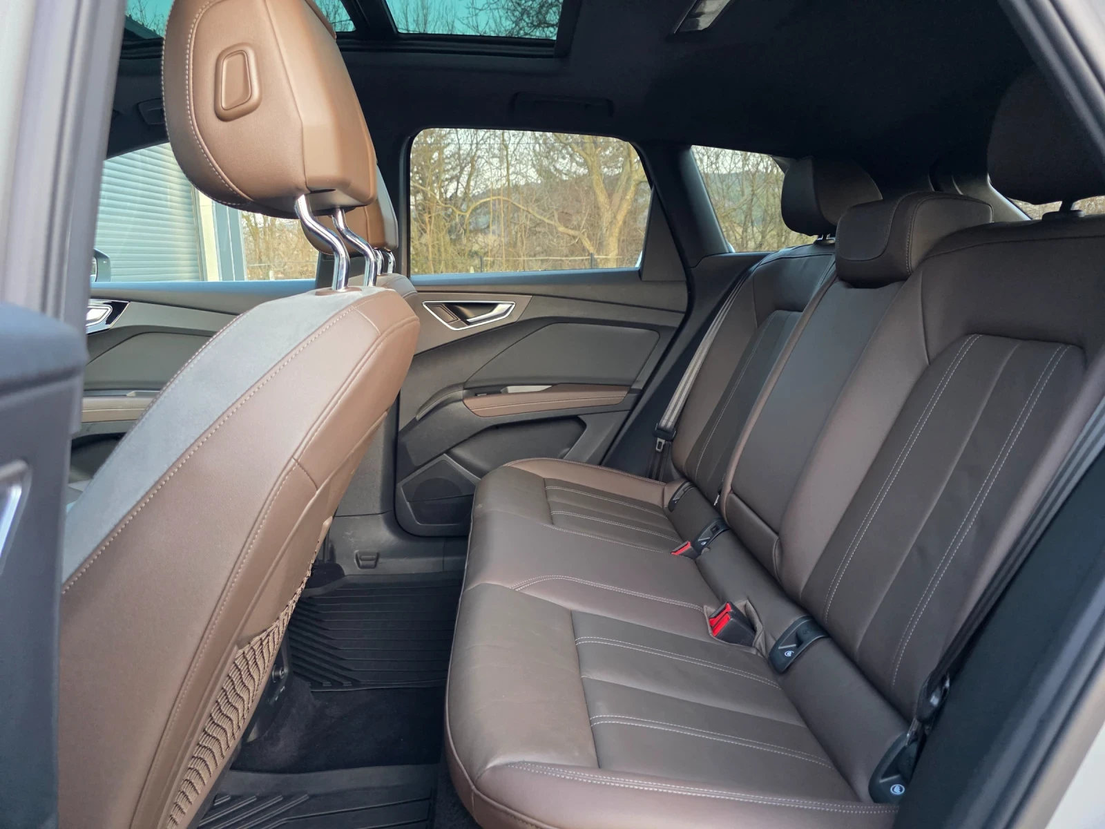 Audi Q4 Q4-Etron 50 QUATTRO 80000km, снимка 11 - Автомобили и джипове - 54224358