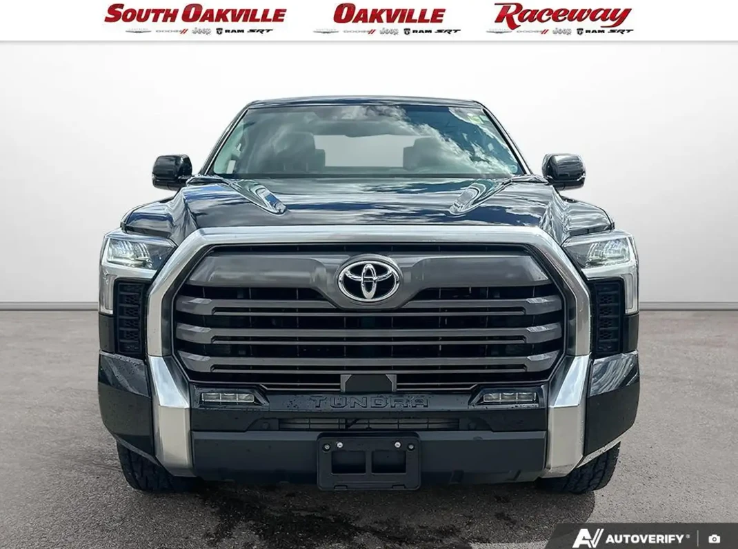 Toyota Tundra HYBRID LIMITED CREW 1 OWNER, снимка 2 - Автомобили и джипове - 54718596