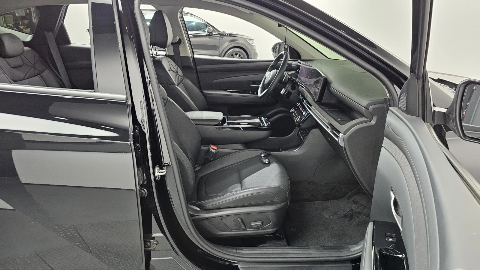 Hyundai Tucson 2025* 4WD* 360* DIS* ОБДУХ* КРАЙНА ЦЕНА, снимка 13 - Автомобили и джипове - 56059634