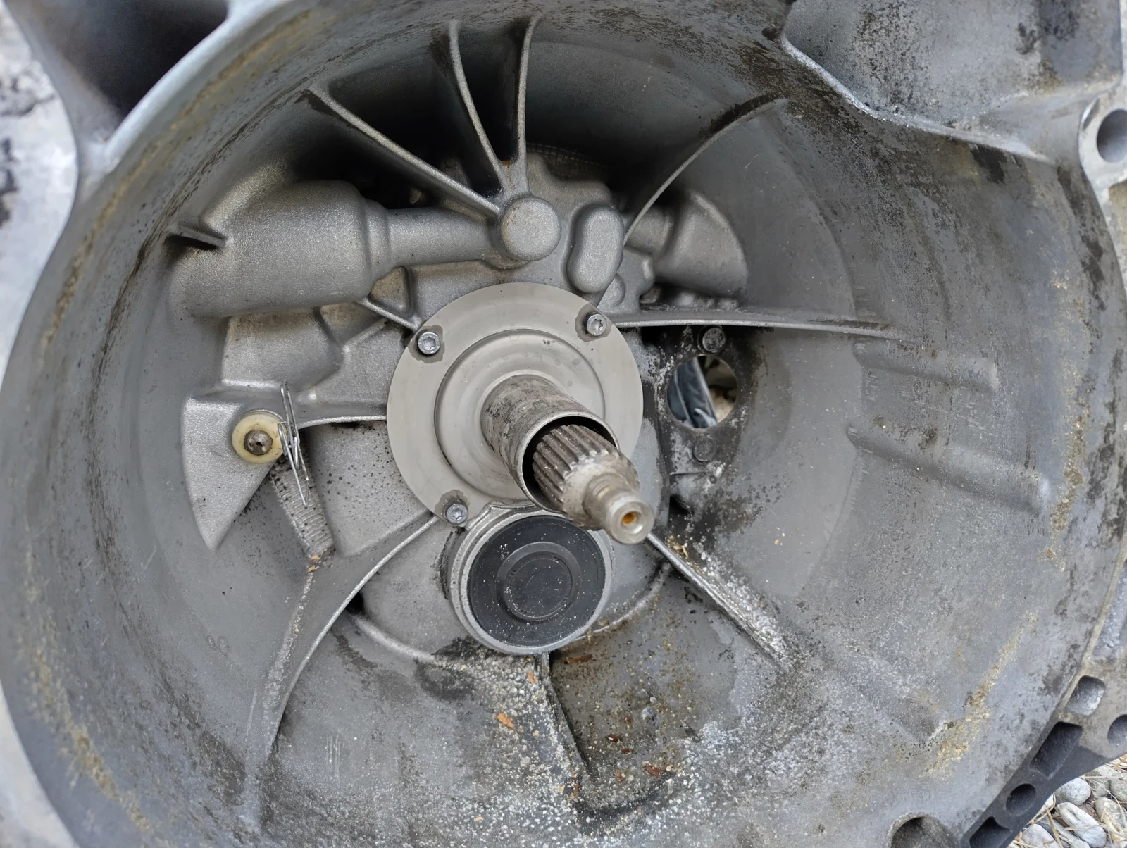 Скоростна кутия BMW 118d, снимка 3 - Части - 53752613