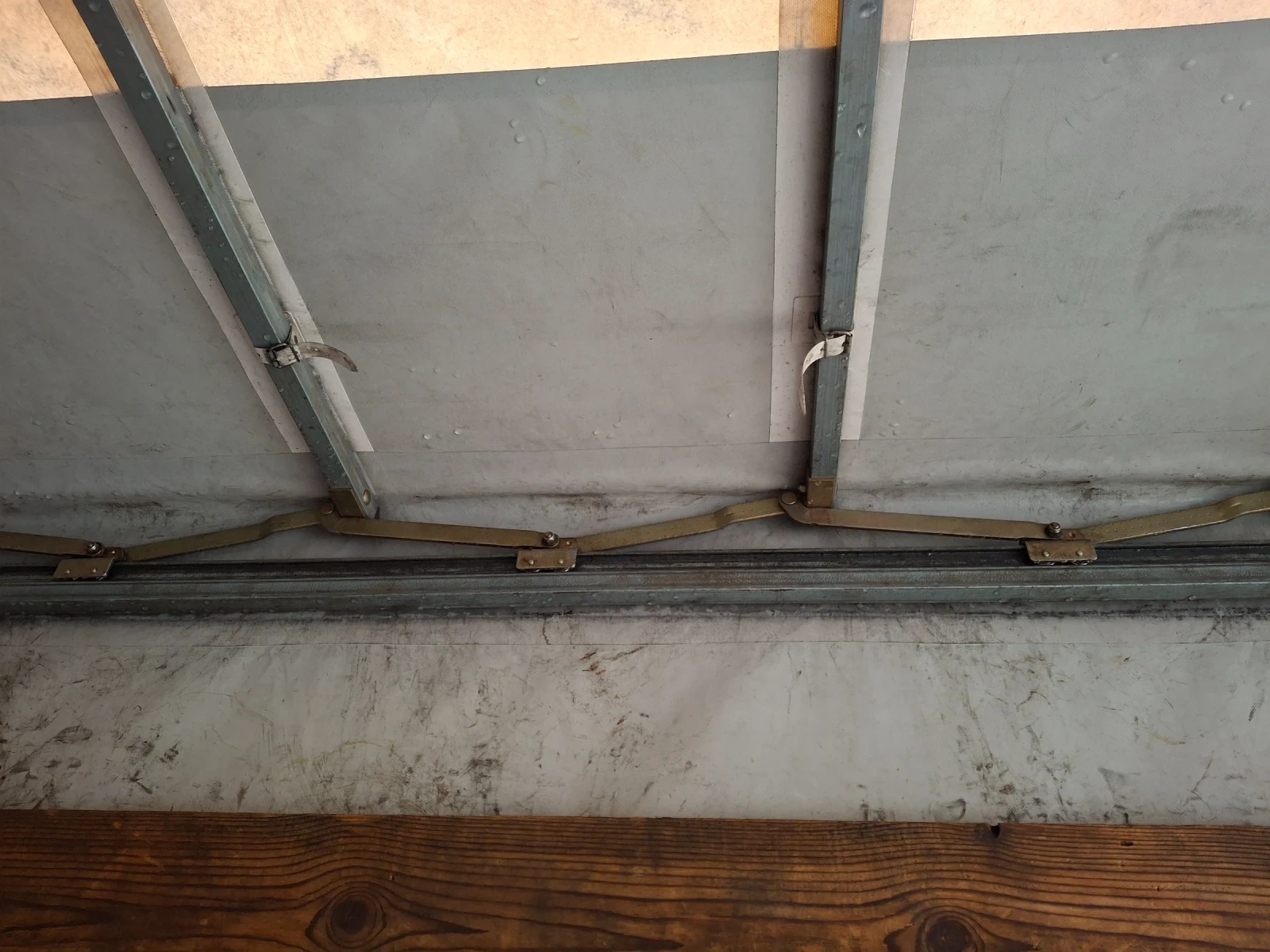 Алуминиева каросерия с горна щора, снимка 5 - Части - 54341158