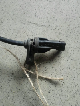 Абс датчик преден десен Бмв Е90 320д