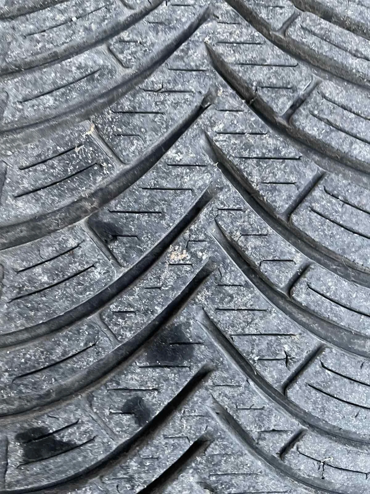 ���� � ������ 225/45R18 �� Toyota Avensis | Mobile.bg � ����������� 5