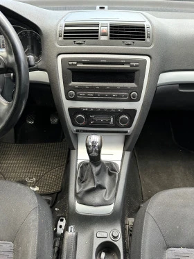 Skoda Octavia 2.0TDI - КЛИМАТРОНИК, снимка 8