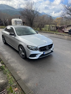 Mercedes-Benz E 220 4matik, снимка 4