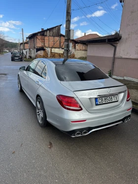 Mercedes-Benz E 220 4matik, снимка 6