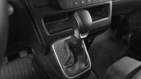 Hyundai Staria 3.5 Modern* BLIND SPOT* ПОДГРЕВ ВОЛАН* КРАЙНА ЦЕНА, снимка 9