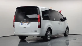 Hyundai Staria 3.5 Modern* BLIND SPOT* ПОДГРЕВ ВОЛАН* КРАЙНА ЦЕНА, снимка 2