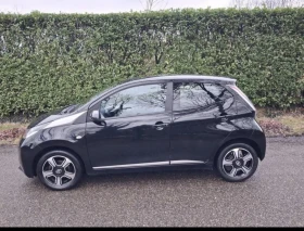 Toyota Aygo 1.0 VVT-i x-clusiv, снимка 6 - Автомобили и джипове - 53693247