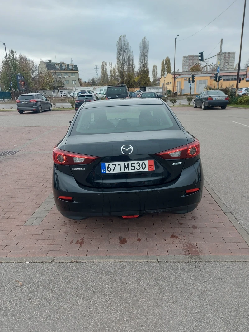 Mazda 3 Skyaktiv 1.5 СЕДАН, снимка 4 - Автомобили и джипове - 48350712