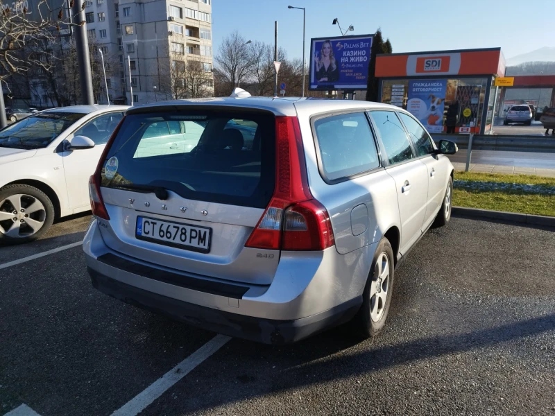 Volvo V70 P3 2.4D D5 163 hp, снимка 4 - Автомобили и джипове - 48525161