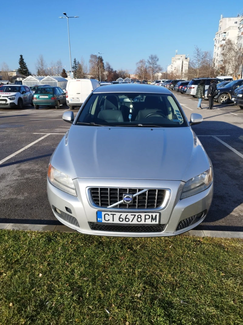 Volvo V70 P3 2.4D D5 163 hp, снимка 1 - Автомобили и джипове - 48525161